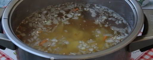 Шаг 7: зеленого борща с фрикадельками и со щавелем