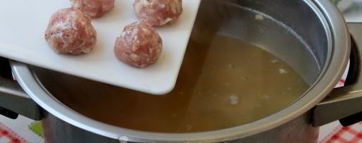 Шаг 8: зеленого борща с фрикадельками и со щавелем