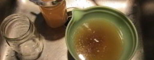 Шаг 3: бульона из куриных лапок