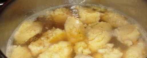 Шаг 3: бульона с манными клецками