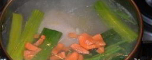 Шаг 1: бульона с яйцом