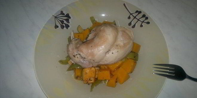 Рецепт кролика в прованском бульоне с тушеной тыквой и перцем