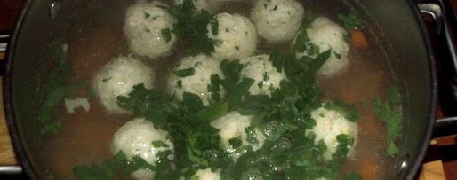 Шаг 5: куриного бульона с фрикадельками из индейки