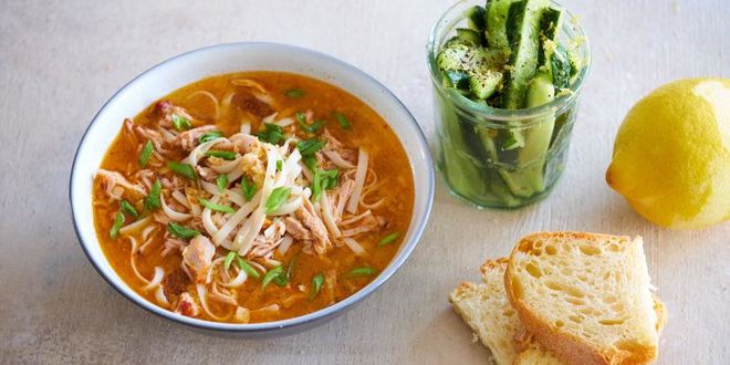 Рецепт лапши в бульоне с запеченной свининой