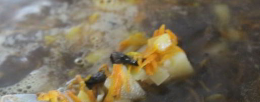 Шаг 6: супа с сушеными грибами и лапшой на курином бульоне