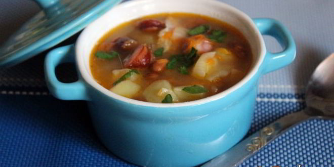 Рецепт фасолевого супа с охотничьими колбасками