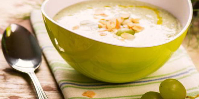 Рецепт белого гаспачо с виноградом