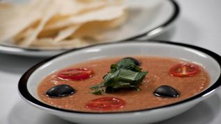 Рецепт Гаспачо с пшеничными чипсами