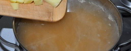 Шаг 3: горохового супа с колбасой