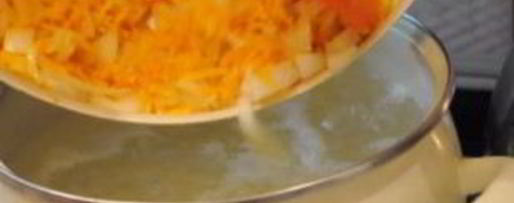 Шаг 1: горохового супа с охотничьими колбасками и зеленью