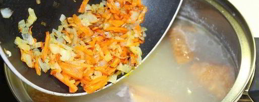 Шаг 1: горохового супа с рулетиками