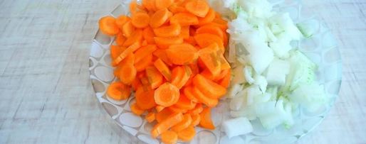 Шаг 2: горохового супа с тушенкой