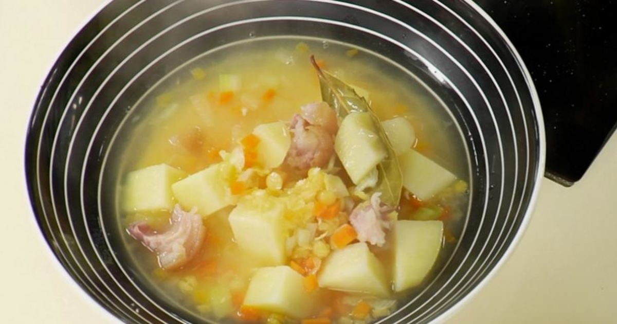 Суп из консервантов антрекоты. Гороховый суп от лазерсона. Гороховый суп от ивлева. Суп гороховый с копченостями с рулькой. Лазерсон гороховый суп.