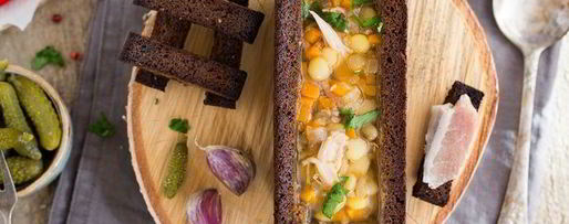 Шаг 8: наваристого горохового супа с уткой в хлебном горшочке