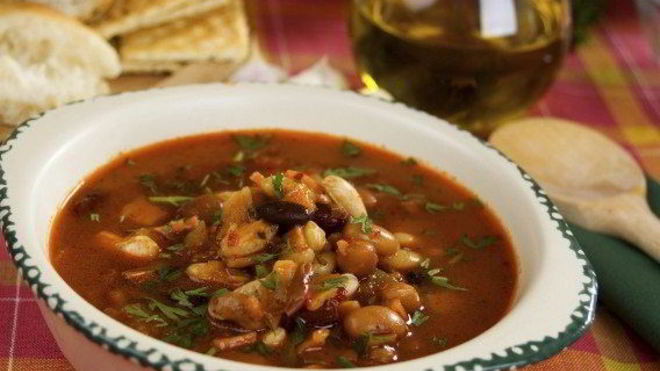 Рецепт Супа фасолевого с курицей и горохом