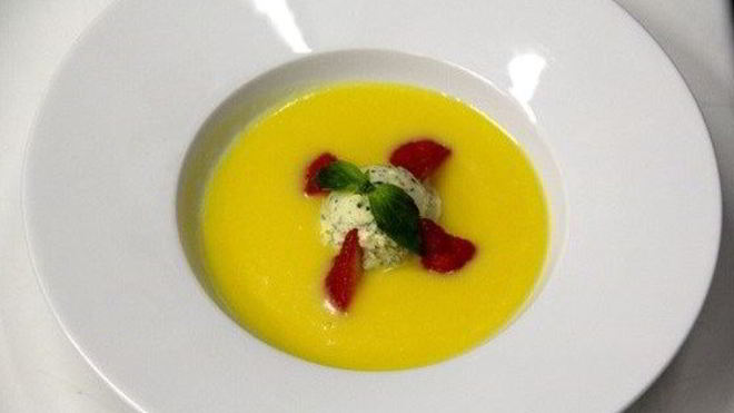 Рецепт Холодного ананасово-кокосовый суп с мороженным из базилика