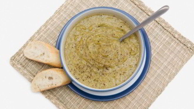 Рецепт Холодного крема-супа с зеленым горошком и цукини по-средиземноморски