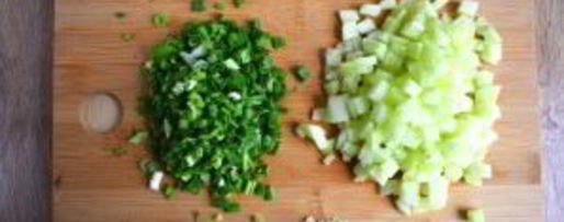 Шаг 1: холодного супа из кефира с огурцами и зеленью