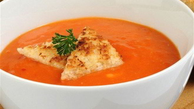 Рецепт Холодного супа из красных перцев с базиликом и крутонами