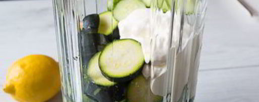 Шаг 2: холодного супа из огурца и цуккини