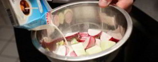 Шаг 2: холодного супа из редиса в черном хлебе