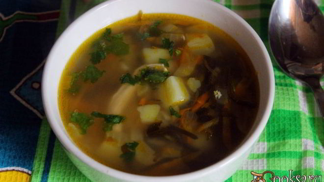 Рецепт Куриного супа с рисом и морской капустой