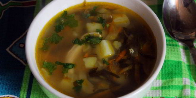 Рецепт куриного супа с рисом и морской капустой
