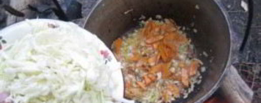 Шаг 2: лагмана из тушенки