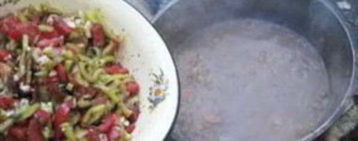 Шаг 4: лагмана из тушенки