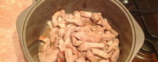 Шаг 2: лагмана с солеными огурчиками