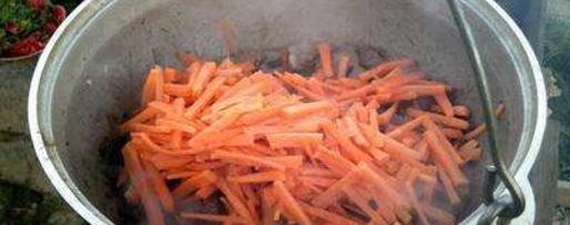 Шаг 4: лагмана в казане на костре