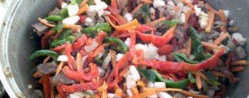 Шаг 7: лагмана в казане на костре