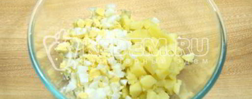 Шаг 2: окрошки классической с колбасой