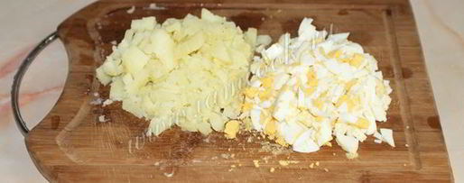 Шаг 2: окрошки на квасе с докторской колбасой