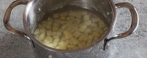 Шаг 3: окрошки на квасе с полукопченой колбасой