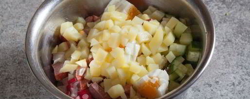 Шаг 10: окрошки на квасе с полукопченой колбасой