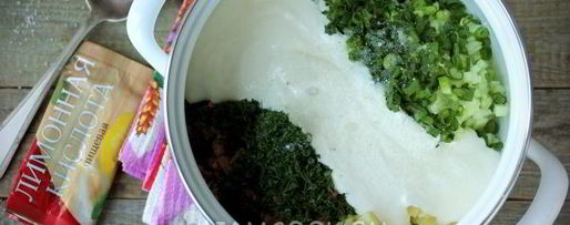 Шаг 4: окрошки на воде с сервелатом