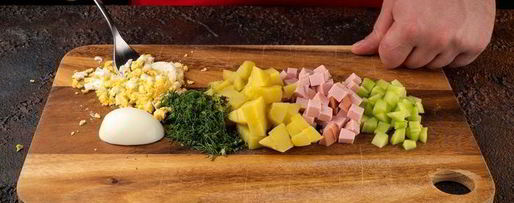 Шаг 1: окрошки с колбасой