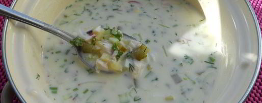 Шаг 4: окрошки с курицей и маринованными огурцами