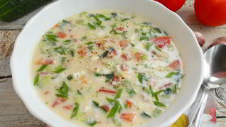 Рецепт Окрошки с курицей и помидорами