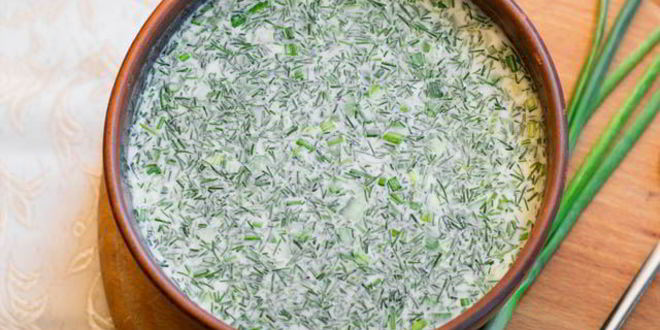 Рецепт окрошки с минеральной негазированной водой, кефиром и курицей