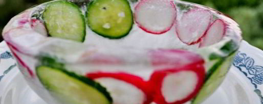 Шаг 3: окрошки сборной мясной в ледяной чаше