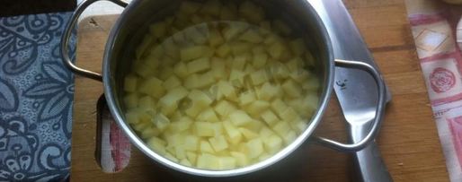 Шаг 1: сельдереевой окрошки на кефире