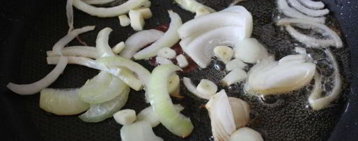 Шаг 1: куриного супа с овощами и мелкой пастой