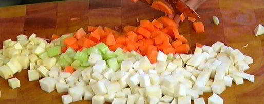 Шаг 1: овощного супа с курицей и яичной лапшой