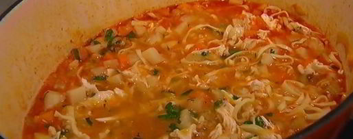 Шаг 14: овощного супа с курицей и яичной лапшой