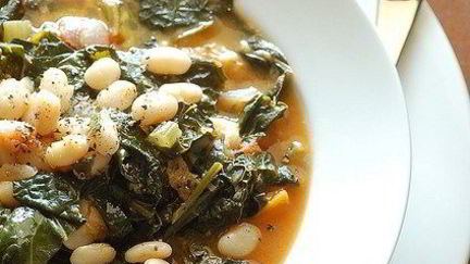 Рецепт Овощного супа с листовой капустой и белой фасолью