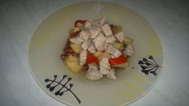 Рецепт Бобовой похлебки со свиным окороком, сельдереем и сладким перцем