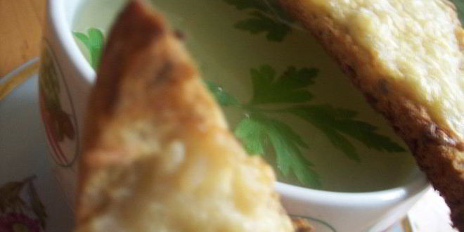 Рецепт чесночной похлебки с сырно-куриными тостами