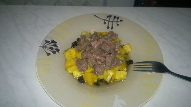 Рецепт Похлебки из черной фасоли с корнем сельдерея и ананасом, говядина в насыщенном бульоне